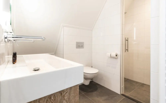 Villa With a Sauna in Tjeukemeer