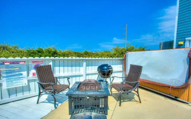 6170 - Poolside Paradise