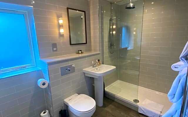 Bridge House Hotel & Silver Howe View Cottage