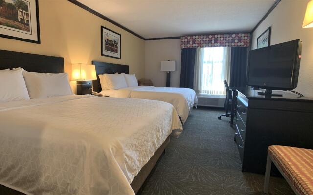 Holiday Inn Express & Suites Charleston - Northwoods by IHG