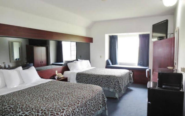Days Inn & Suites Maryville