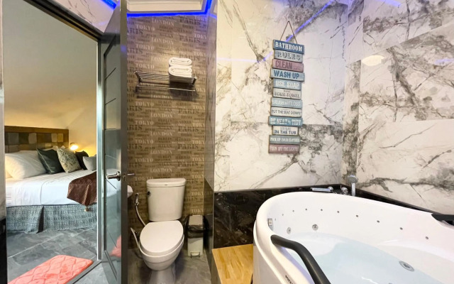 CLOCKWORKORANGE Luxury Suites