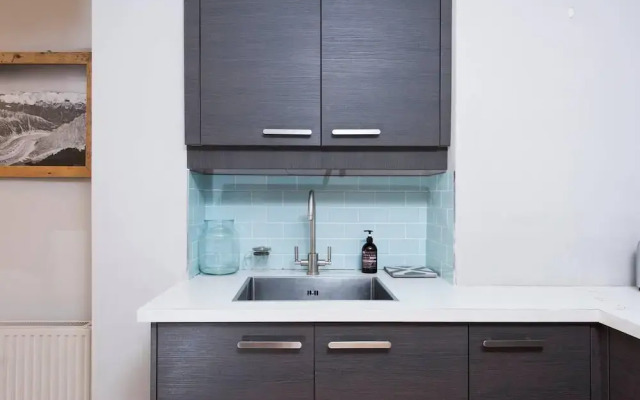 Stylish 1BR Garden Flat next to Emirates Stadium
