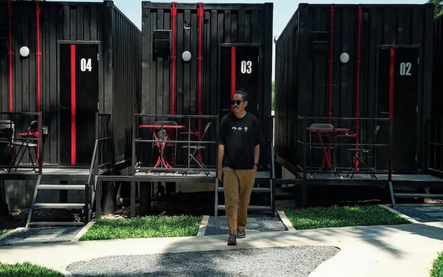 Nomads Homestay Sriracha