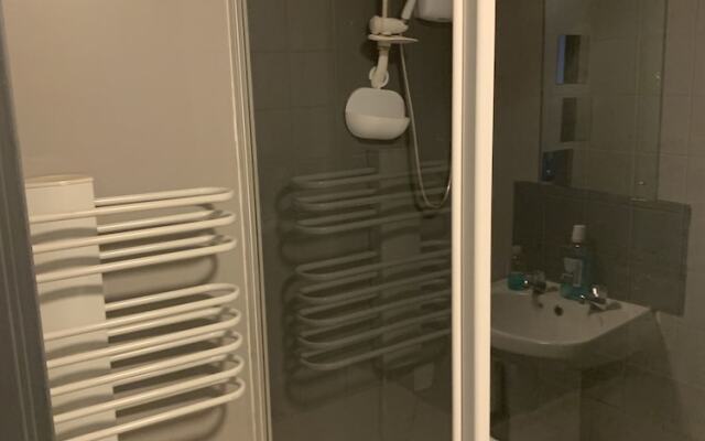 Luxury Stay With Sauna, Gym, and Pool in Leicester