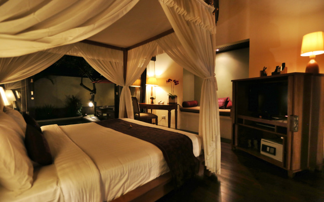 The Sanyas Suite – Guest Rooms – Kerobokan Kelod