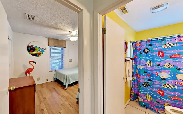 The Purple House - Four Bedroom Home