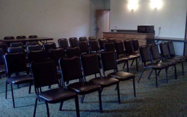 Holiday Inn Express Garden City East by IHG