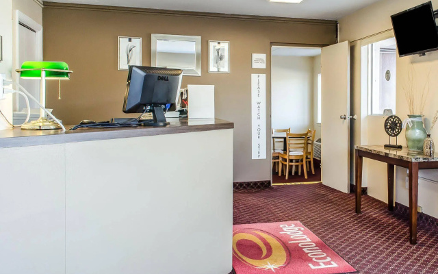 Econo Lodge Northeast