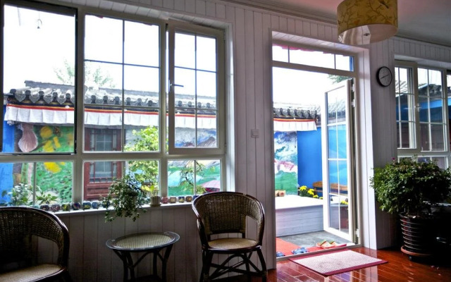 Chinese Box Courtyard Hostel