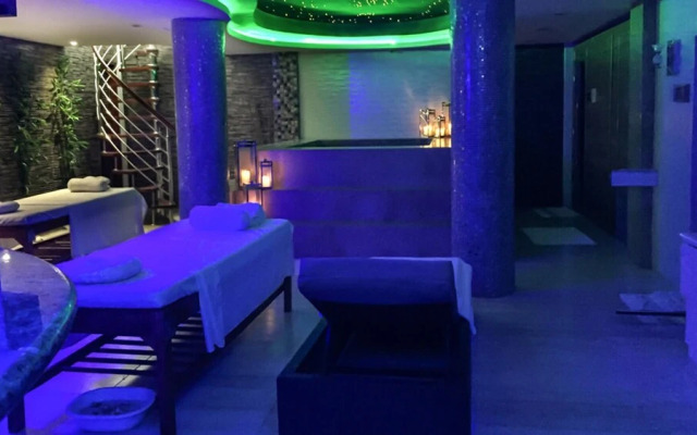 Luxury 4-bedroom Villa in Mactan, Cebu