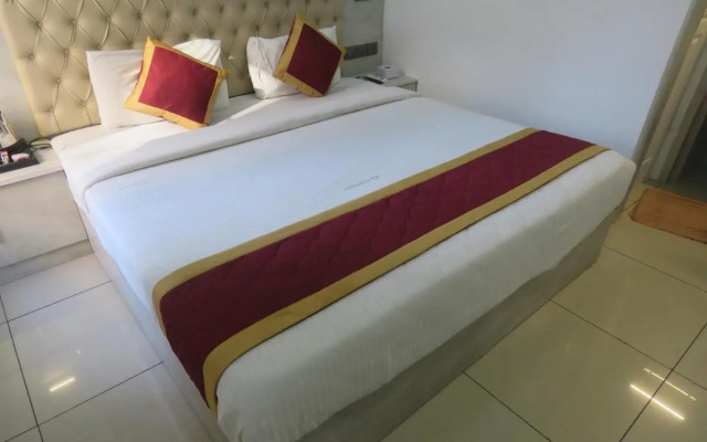 OYO 7077 Reegate Inn