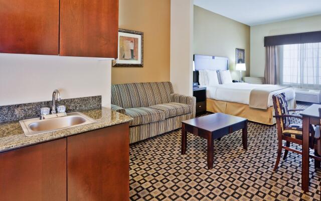 Holiday Inn Express Hotel & Suites Clovis by IHG