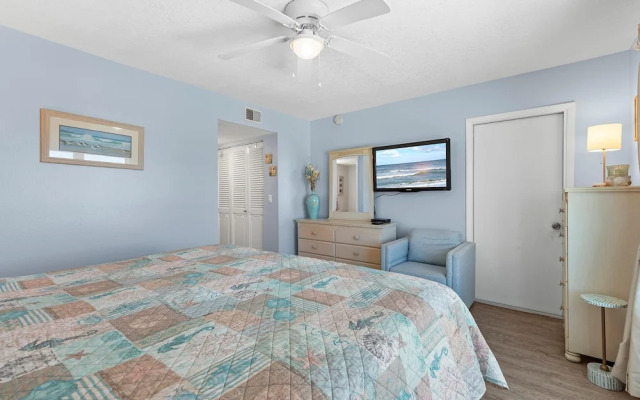 Sea Coast Gardens III 509