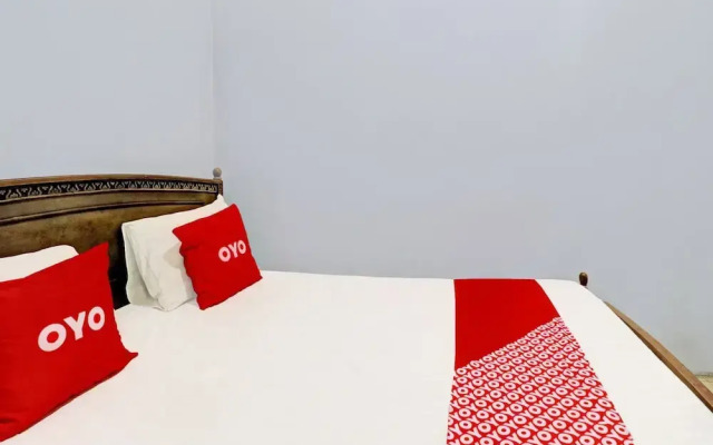 OYO 2452 Hotel Metro