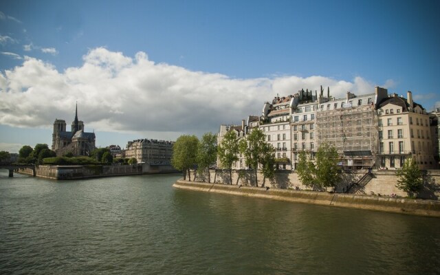 Apartments - Into Paris