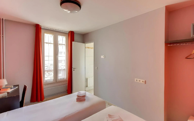 Le Montclair Montmartre by River Hostel