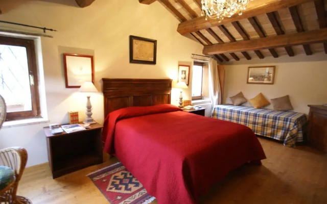 Belvilla by OYO Spacious Villa in Treia With Pool