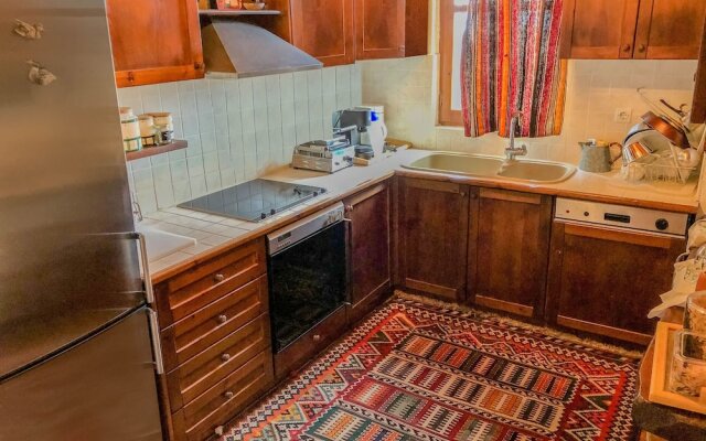 Elegant Holiday Home in Pella With Jacuzzi
