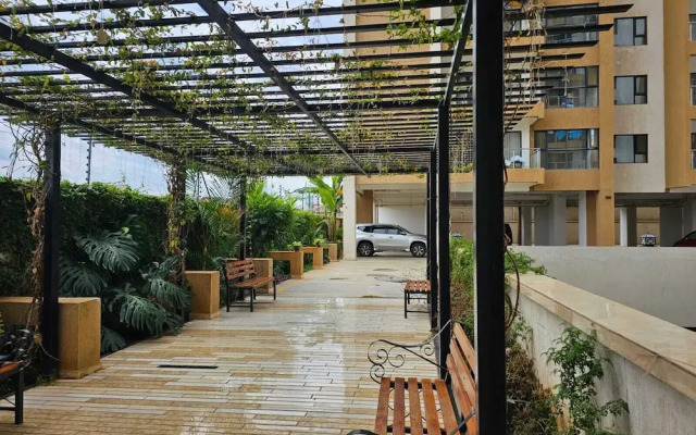 Lux Suites Enzi Heights Apartments