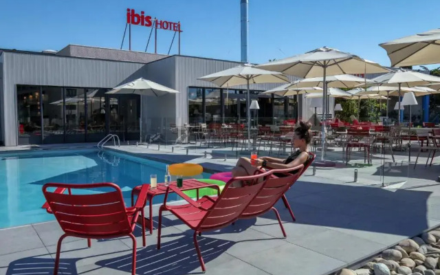 ibis Orange Centre Echangeur A7 A9
