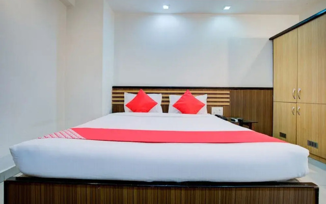 OYO 7239 Hotel Aditya