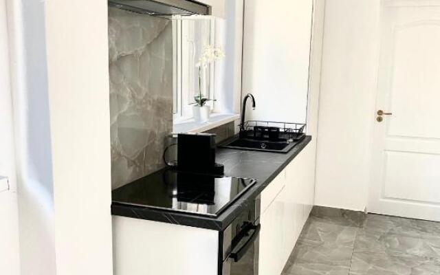 Marble Home by Sandmar