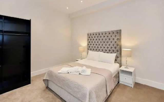 3-bed South Kensington Flat With Outdoor Terrace