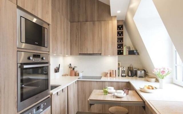 Eiffel Tower Duplex