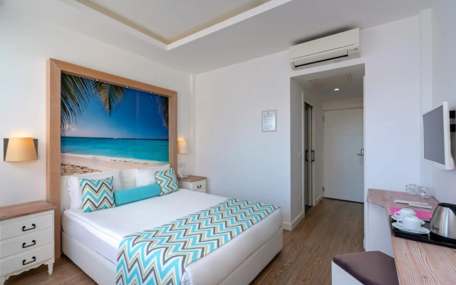 İz Flower Side Beach Hotel