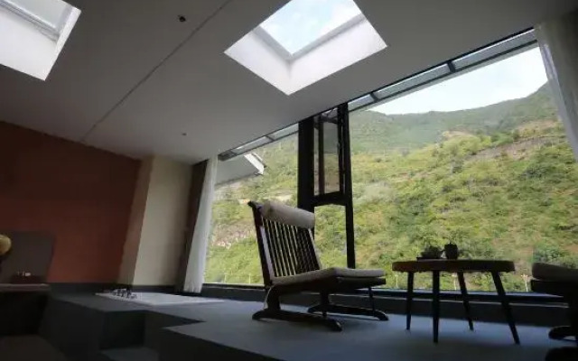 Nujiang Chuiyantai Homestay