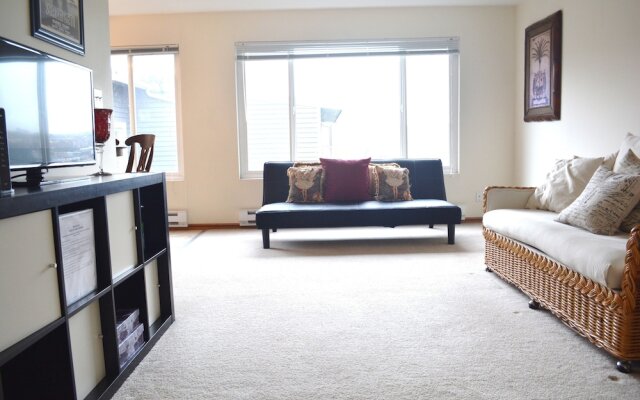 Sunny Westlake Suites by Metro