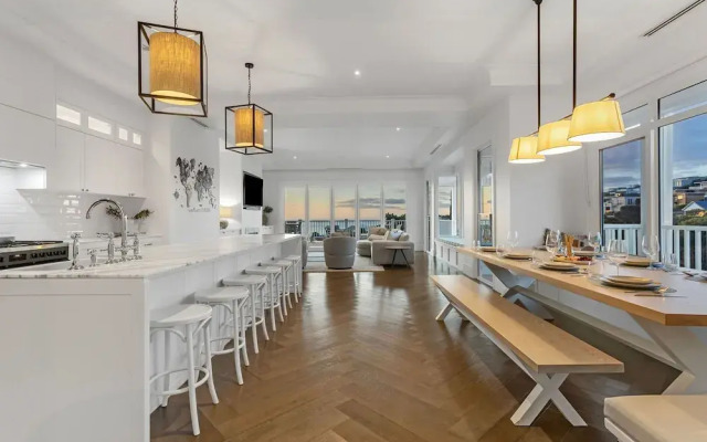 Hamptons Elegance Views Pool Spa