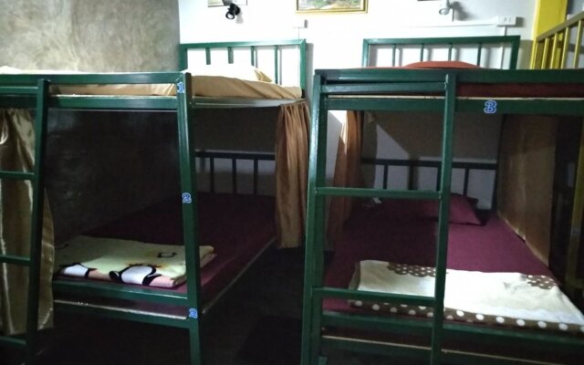 Tiger House Hostel - Adults Only