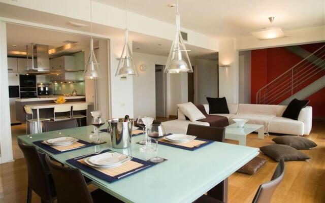 Luxury Villa Beachfront 5 Bedrooms 10-12 Persons