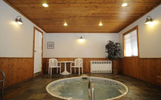 Best Western-Golden Buff Lodge