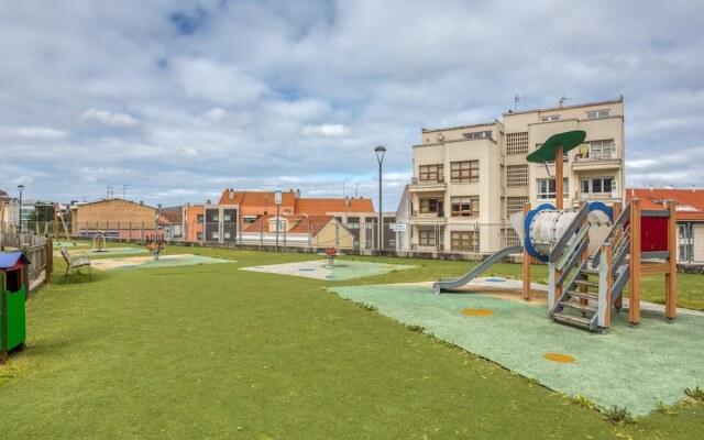 Cheerful Holiday Home in Santa Cruz near Sea Beach
