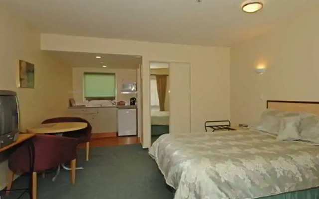Antonio's Motor Lodge