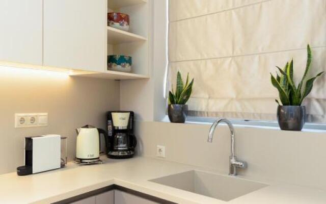 Kales Sea View Suites