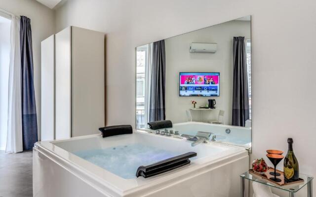 Gallery Suite Naples