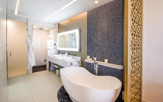 Luxe 2 BR Condo on the Beach