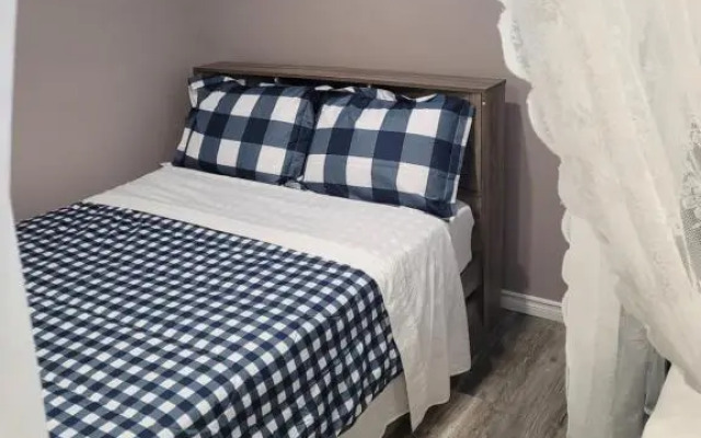 Adorable Studio Basement Suite in South Barrie