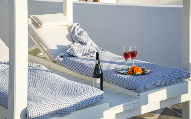 The Veranda of Gavrion - Premium Cycladic House