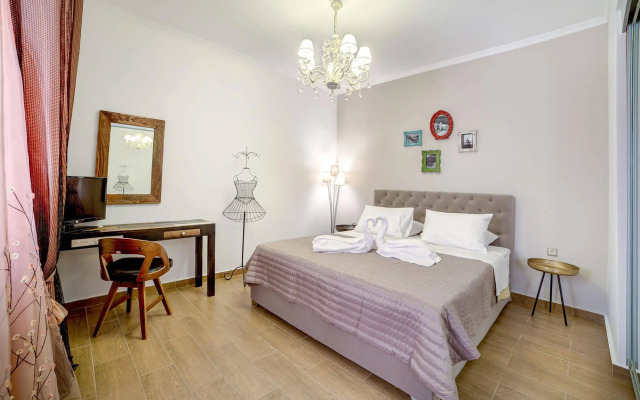Santorini Suite Home