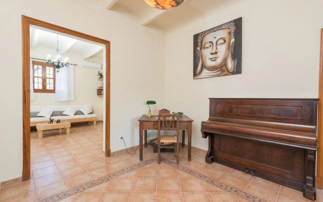 SON Alegre DE Bunyola