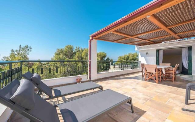 Saronis seaview 2bdr residence 500m from the beach