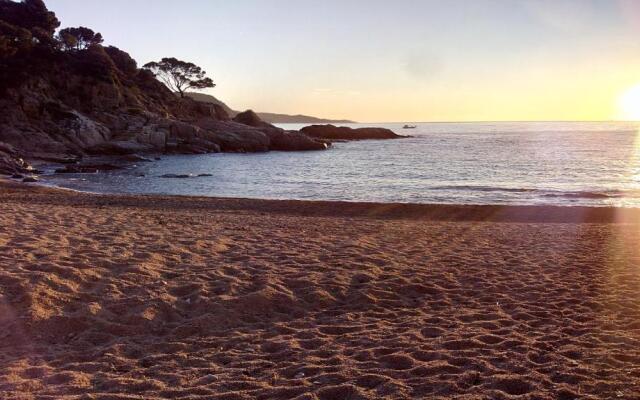 ⭑ Terrace + Sea views + Private Beach. What else? ⭑