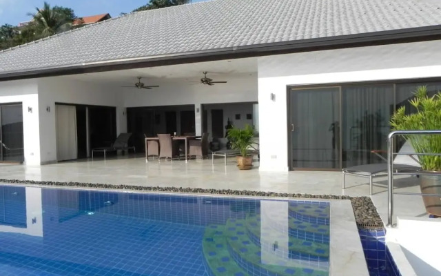 Secluded Villa With Private Pool and Breathtaking Sea Views