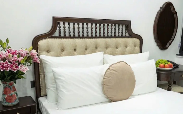 Royal Hotel Me Tri Ha