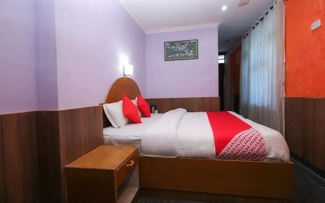 OYO 8367 Hotel The Woodz
